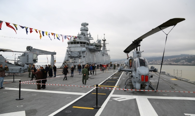 TCG Anadolu, Kocaeli’de ziyarete açıldı