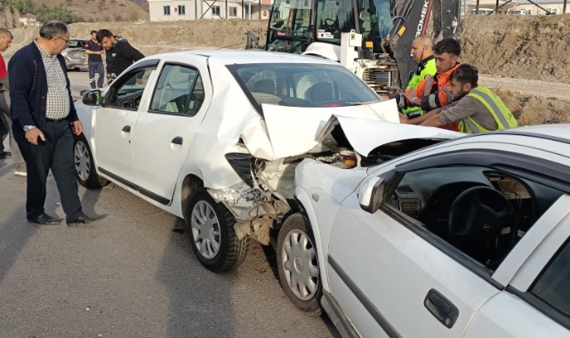 TIR ve 4 otomobilin karıştığı zincirleme kaza: 5 yaralı
