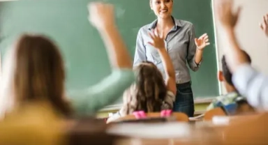 Ücretli öğretmenlere 'yüzde 25 zam' kararı yürürlüğe girdi