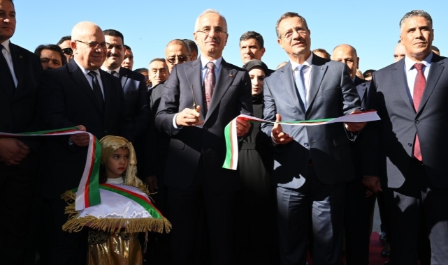 Ulaştırma ve Altyapı Bakanı Uraloğlu Cezayir’de