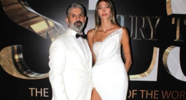 Ünlü model görkemli defileye imza attı