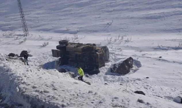 Van'da askeri araç devrildi: 1'i ağır 6 yaralı