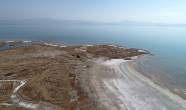 Van Gölü'nde su seviyesi 4 metre düştü
