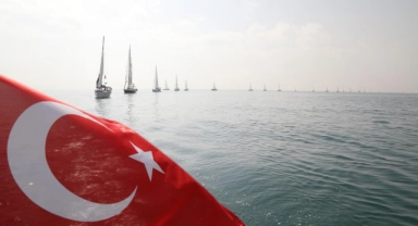 Yelkencilerden Mezitli'ye özel 'Sevgi Çemberi'