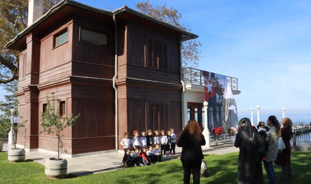 Yürüyen Köşk’te 10 Kasım yoğunluğu