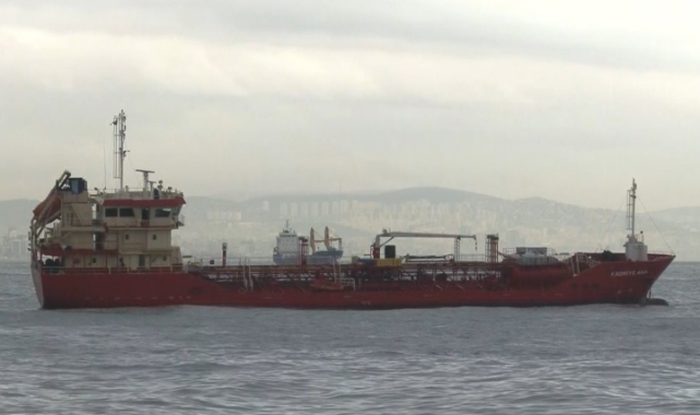 Zeytinburnu’nda karaya oturan gemi kurtarıldı