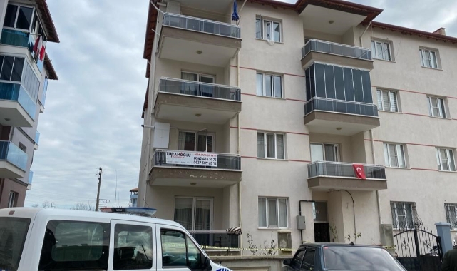 4. kattan düşen öğretmen hayata tutunamadı