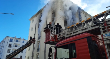 5 katlı binada doğal gaz patlaması: 1’i ağır 3 yaralı