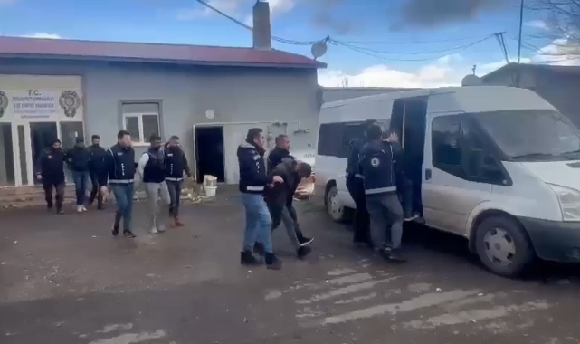Ağrı’da göçmen kaçakçılarına darbe: 4 gözaltı
