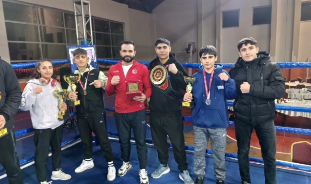 Ağrılı sporcular Muay Thai’de başarıya doymadı