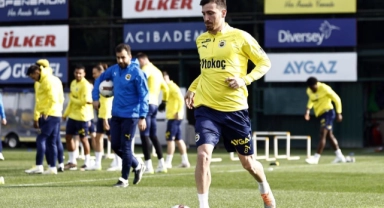 Alexander Djiku, takımla birlikte çalıştı