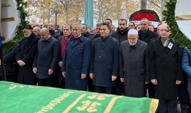 Ali Babacan’ın annesi son yolculuğuna uğurlandı