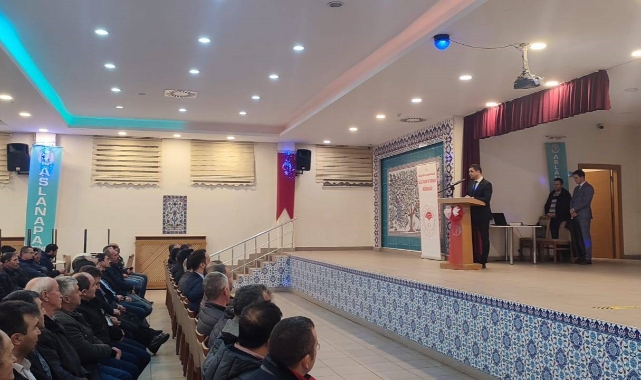 Aslanapa’da çiftçi eğitim toplantısı