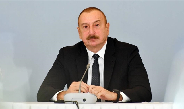 Azerbaycan'da Aliyev yeniden aday