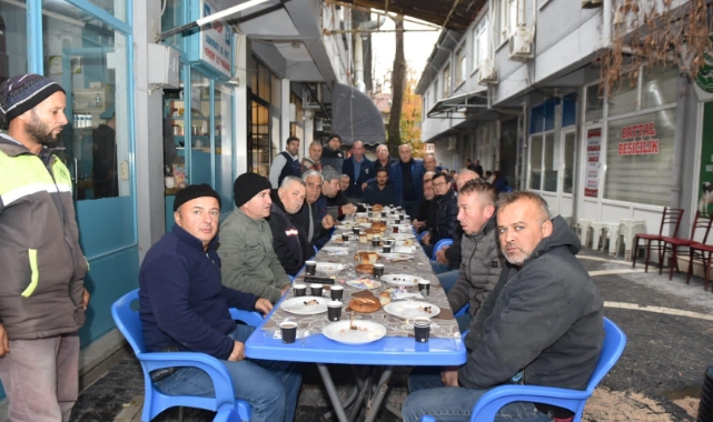Başkan Aydın esnafla kahvaltıda buluştu