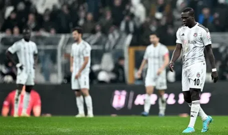 Beşiktaş 5 oyuncuyu kadro dışı bıraktı!