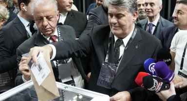Beşiktaş Başkan Adayı Serdal Adalı sandık başına geldi
