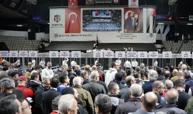 Beşiktaş'ta olağanüstü seçimli genel kurul başladı