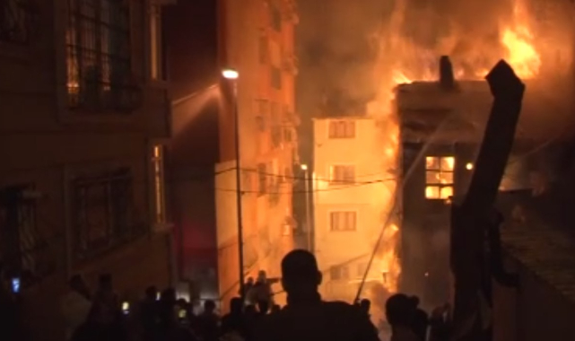 Beyoğlu'nda yangın paniği!