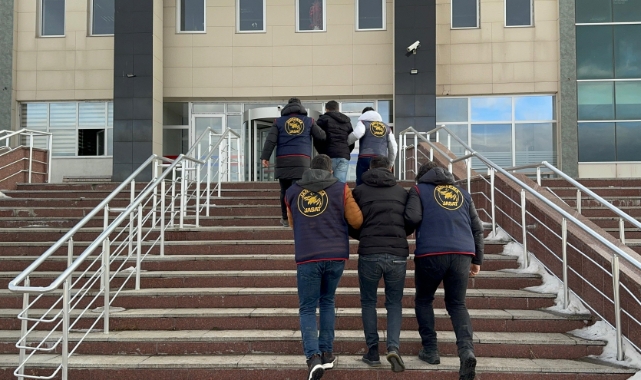 Biri terör örgütü üyesi 3 kişi yakalandı