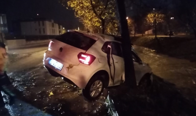 Bursa'da 16 yaşındaki genç otomobili kaçırıp hastanelik oldu