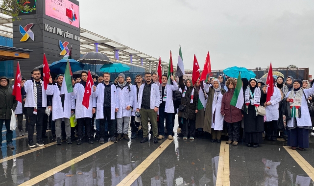 Bursa’da doktorlar Filistin'e destek için yürüdü