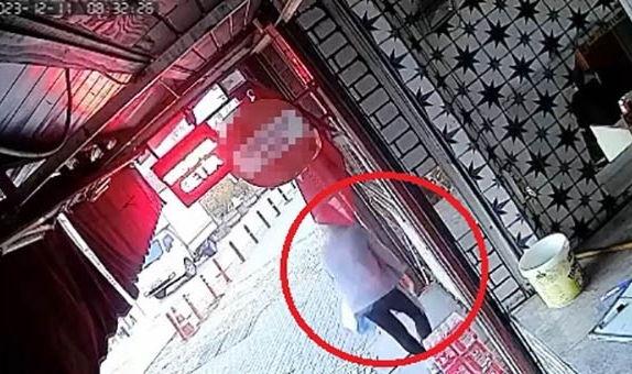 Bursa'da içecek hırsızı kameralara yakalandı