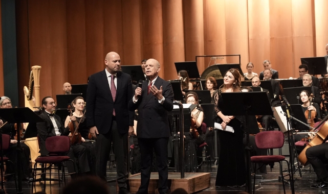Bursa'da ilk kez “Bir Ulus Uyanıyor” sahneye çıktı