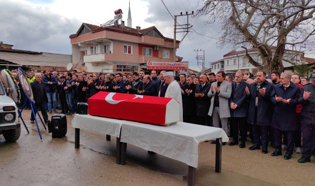 Bursa'da kansere yenik düşen koruma görevlisi polis son yolculuğa uğurlandı