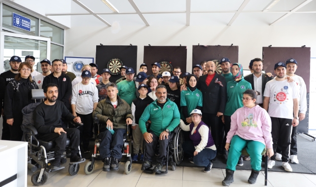 Bursa'da özel bireyler dartta yeteneklerini sergiledi