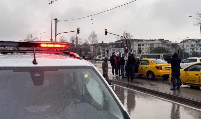 Bursa'da tartıştığı taksi şoförünü boynundan bıçakladı