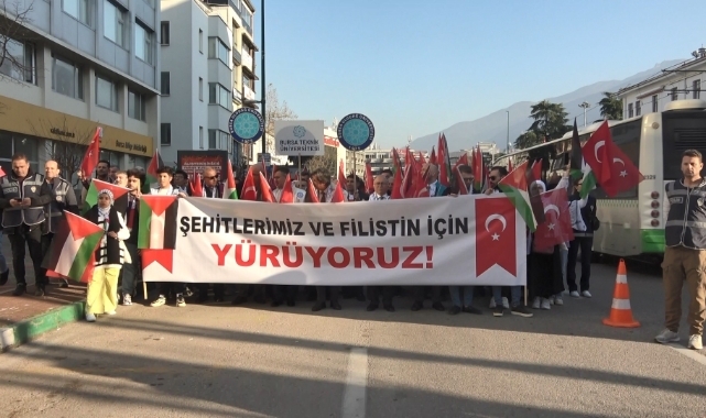 Bursa'da üniversite öğrencileri şehitler ve Filistin için yürüdü