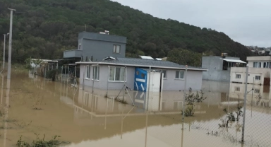 Bursa Mudanya'nın sayfiye mahallelerini su bastı
