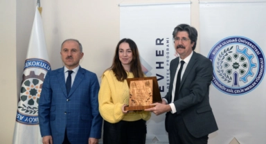 BUÜ’de teknolojik dönüşüm ile gelecek yakalanıyor