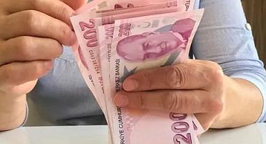 Çalışan emekliye ikramiye yasalaştı!