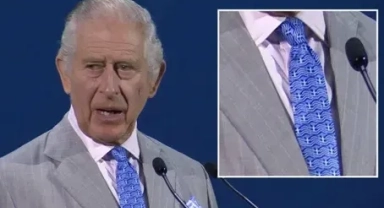 Charles'ın Yunanistan bayrağı desenli kravatı gündem oldu
