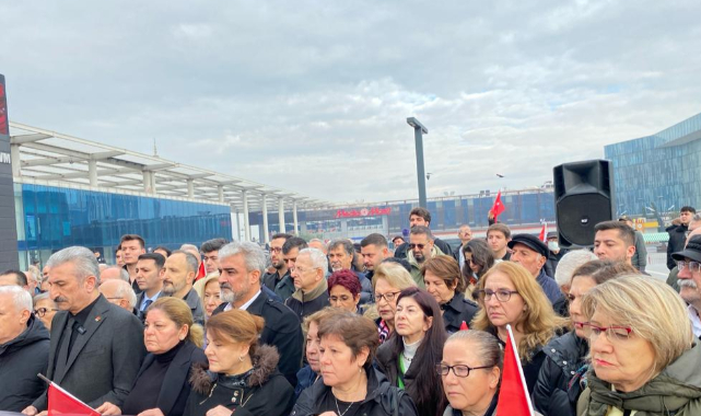 CHP Bursa'dan 12 kahraman Mehmetçik için saygı duruşu