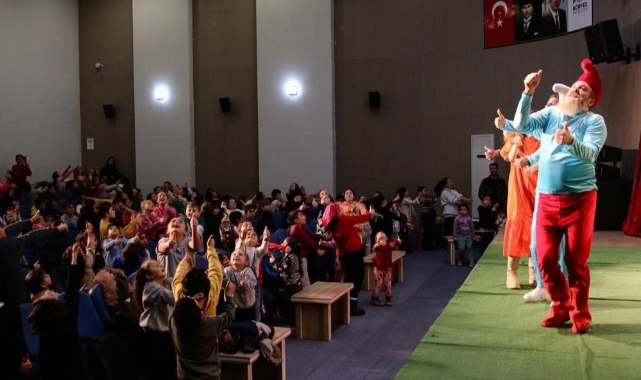 Çocuklar "Çok Şirin Hikaye" ile doyasıya eğlendi