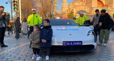 Çökertilen çeteden kalan otomobillere yoğun ilgi!