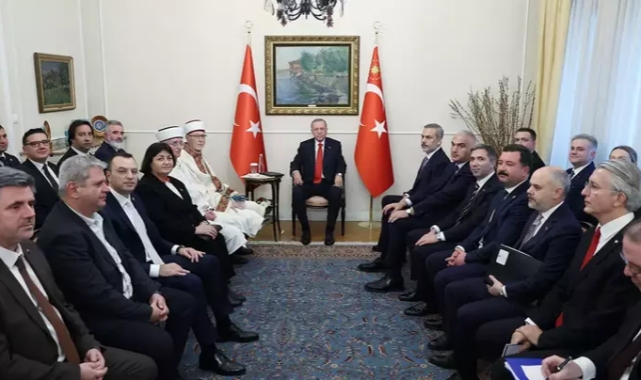 Cumhurbaşkanı Erdoğan'dan Türkiye’nin Atina Büyükelçiliği’ne ziyaret