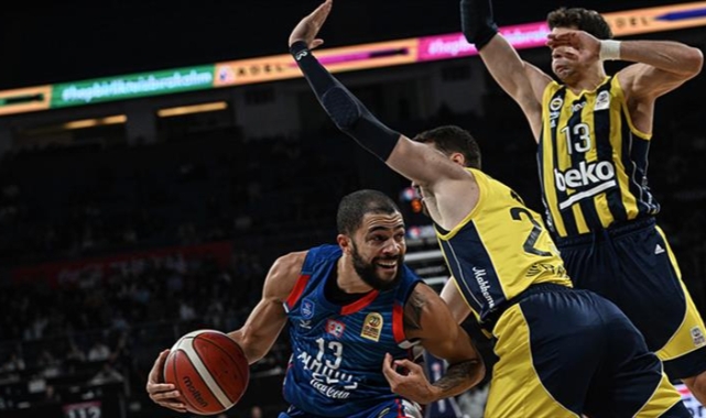 Dev derbide gülen taraf Anadolu Efes oldu