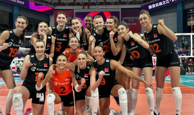 Eczacıbaşı Dynavit, FIVB Dünya Kulüpler Şampiyonası'nda yarı finalde