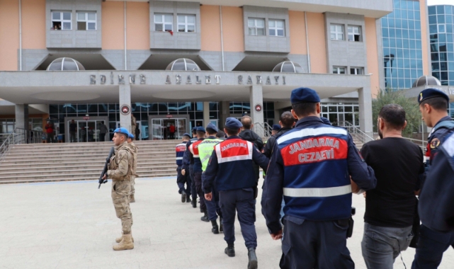 Edirne’de 261 kaçak göçmen ve 8 organizatör yakalandı