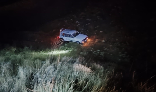 Elazığ’da otomobil şarampole uçtu: 2 yaralı