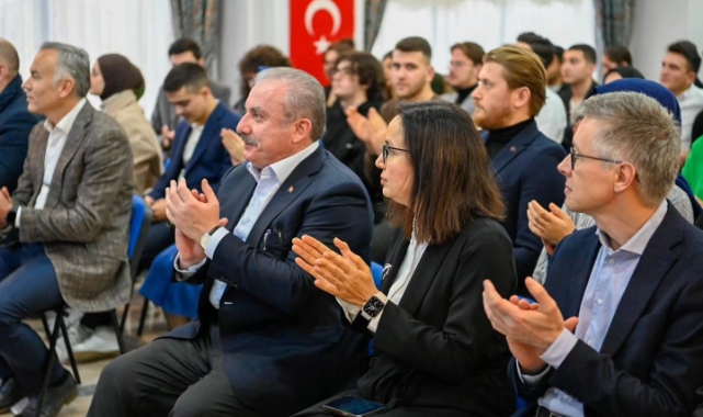 Eski TBMM Başkanı Şentop, Yalova’da söyleşi programına katıldı