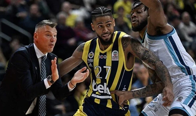 Fenerbahçe Beko, Sarunas Jasikevicius'la 2'de 2 yaptı