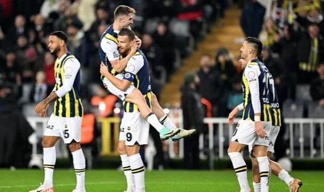Fenerbahçe tur için sahada: İlk 11'ler belli oldu