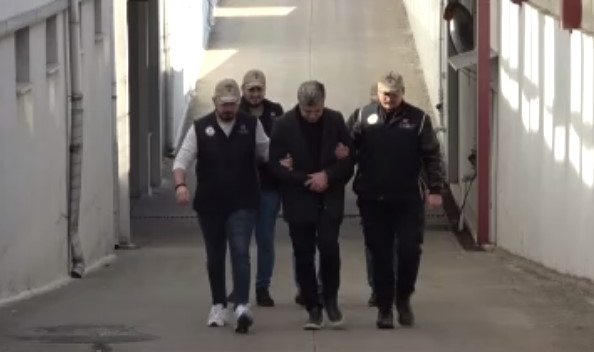 FETÖ’cü hükümlü öğretmen ve polis yakalandı