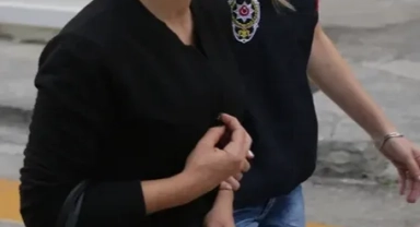 FETÖ hükümlüsü dolabın arkasına saklanmış!