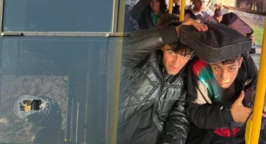 Futbol sahası savaş alanına döndü! Önce hakeme sonra...